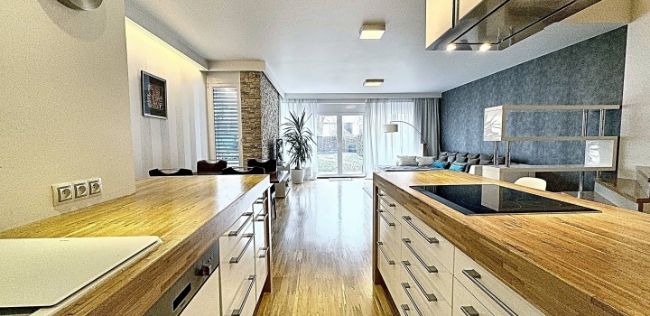 Pronájem rodinného domu, Praha 5 – 218m