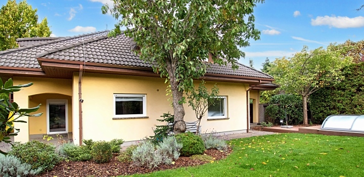 Rodinný dům 6+kk na pronájem- Praha západ