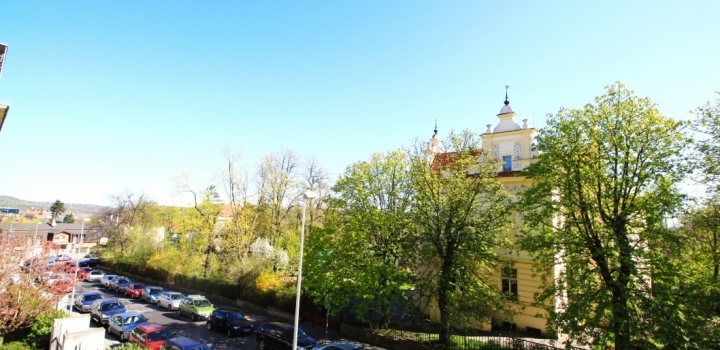 Půdní byt Praha 6 - 383m