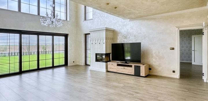 Prodej luxusního rodinného domu 6+1, Průhonice