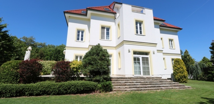 Luxusní vila na Hanspaulce 940m