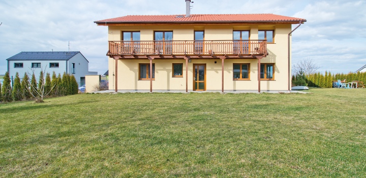 Pronájem vily se zahradou, Praha 6 Nebušice