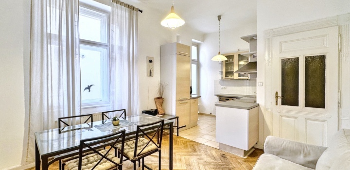 Prodej bytu 3+1 s balkónem, Smetanovo nábřeží