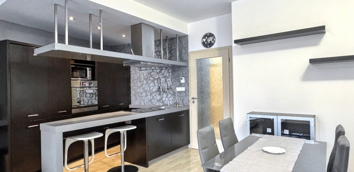 Pronájem bytu 2+kk s předzahrádkou, Praha