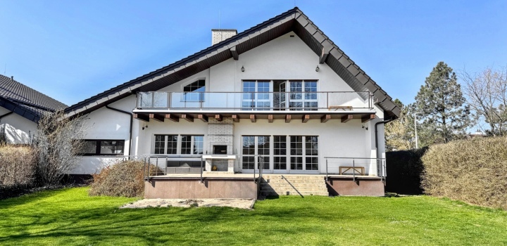 Pronájem rodinného domu 6+1, Průhonice - 350m2