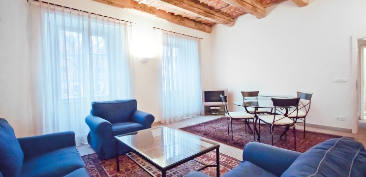 Luxusní byt na pronájem na Malé Straně - 73 m²