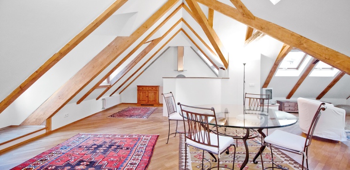 Luxusní byt na pronájem na Malé Straně- 136m2