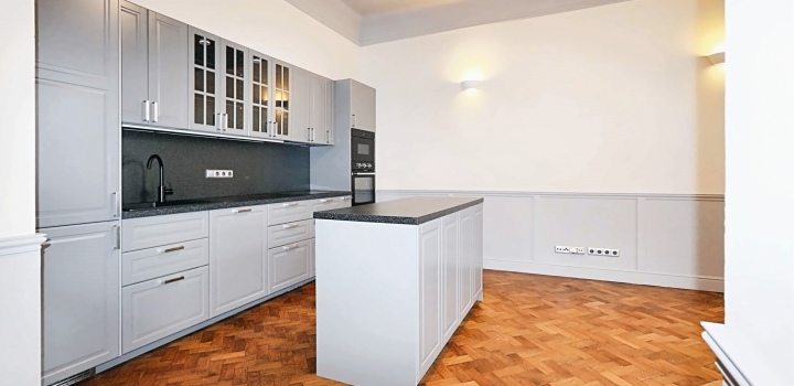 Pronájem bytu 3+1, Praha 2 Vinohrady – 107m