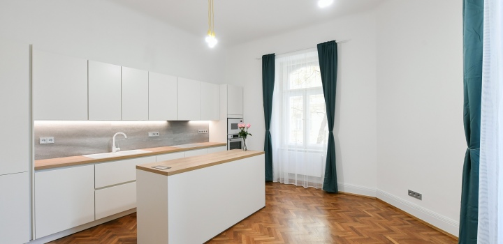 Luxusní byt k pronájmu 3+1, Praha 2 - 98 m2