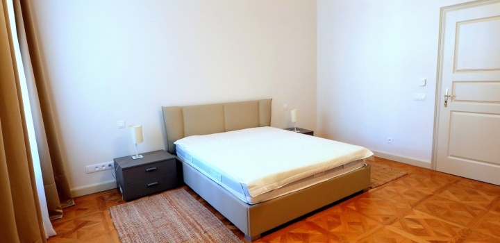 Moderní byt k pronájmu Praha 1 - 90m