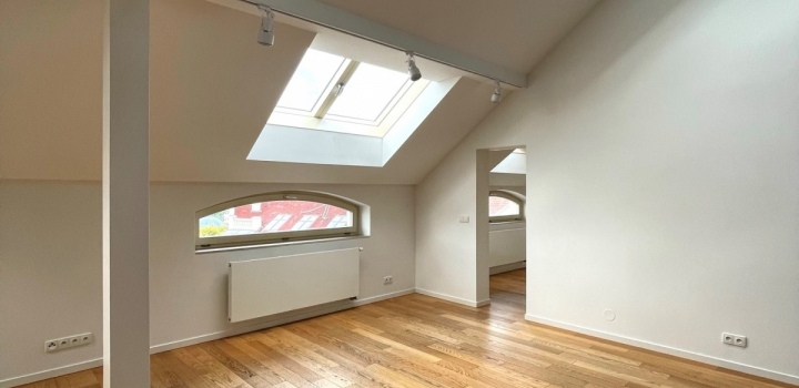 Pronájem mezonetu 3+1 s terasou, Praha 7 –