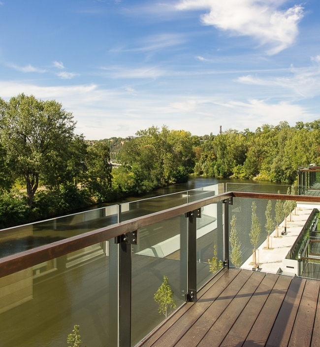 Luxury apartment with view of river 91m 0
