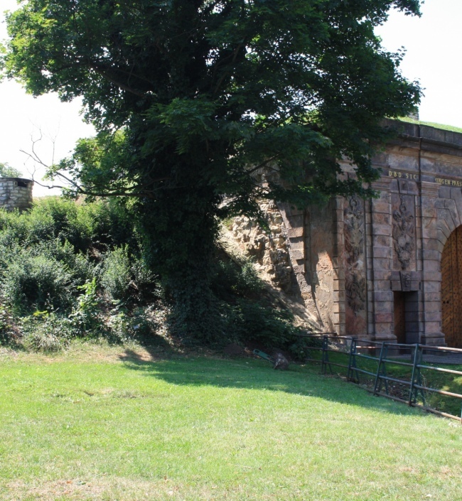 Apartment near Royal Gardens 186m 4