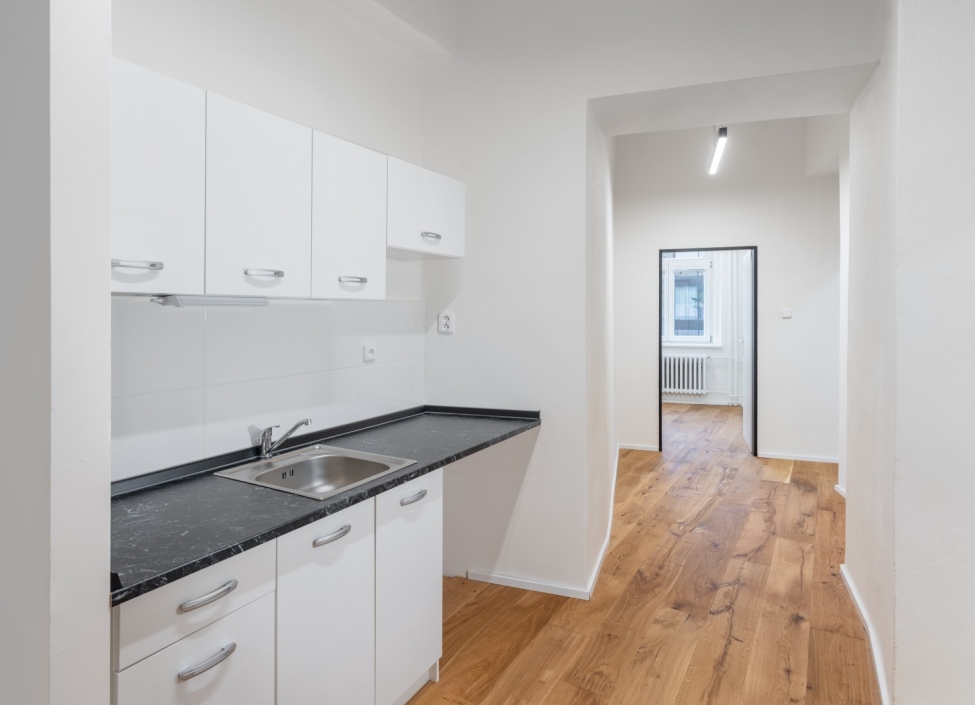 Pronájem kancelářských prostor Praha 3 - m2 1