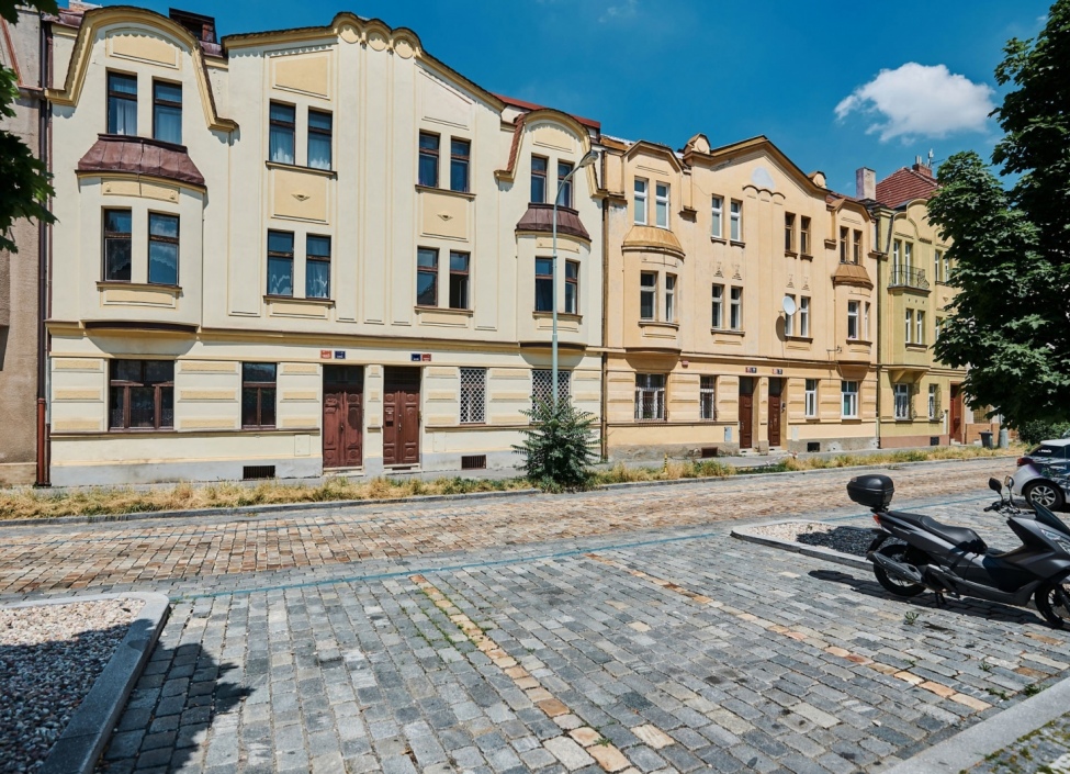Rodinný dům na pronájem - Praha 6 - Střešovice - 369m 0
