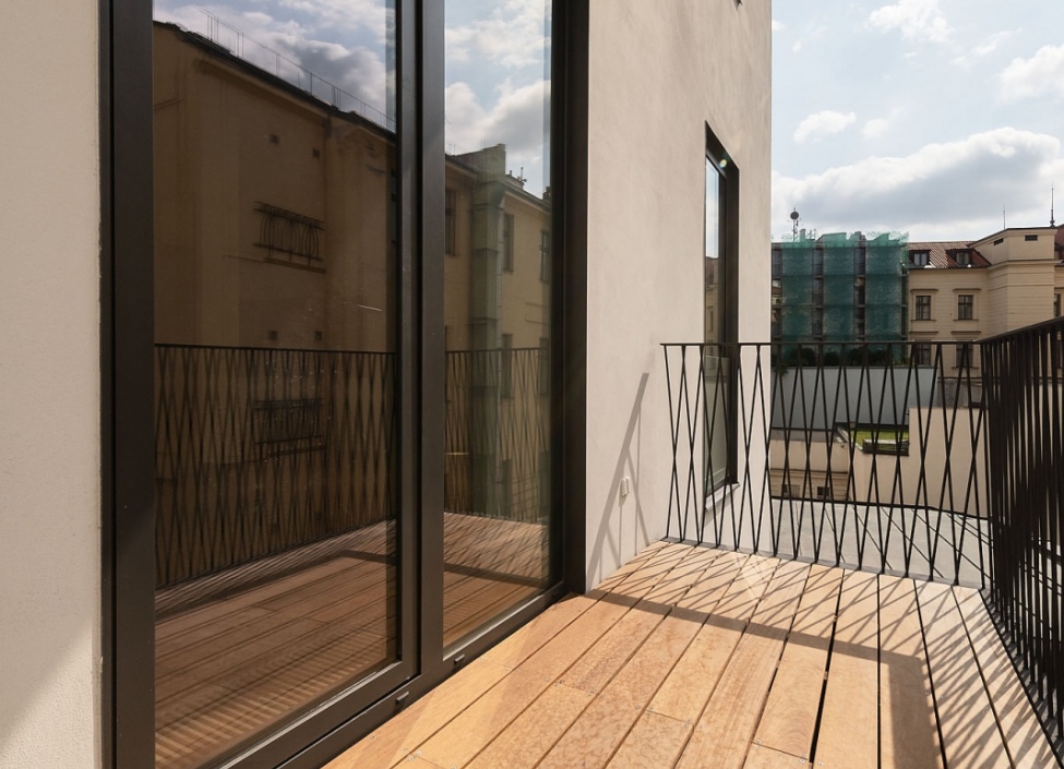 Luxusní byt s balkonem Praha 1 - 104m 3