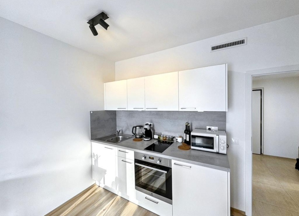 Prodej bytu 1+KK, Kolbenova, Praha 9 - 30m2 0