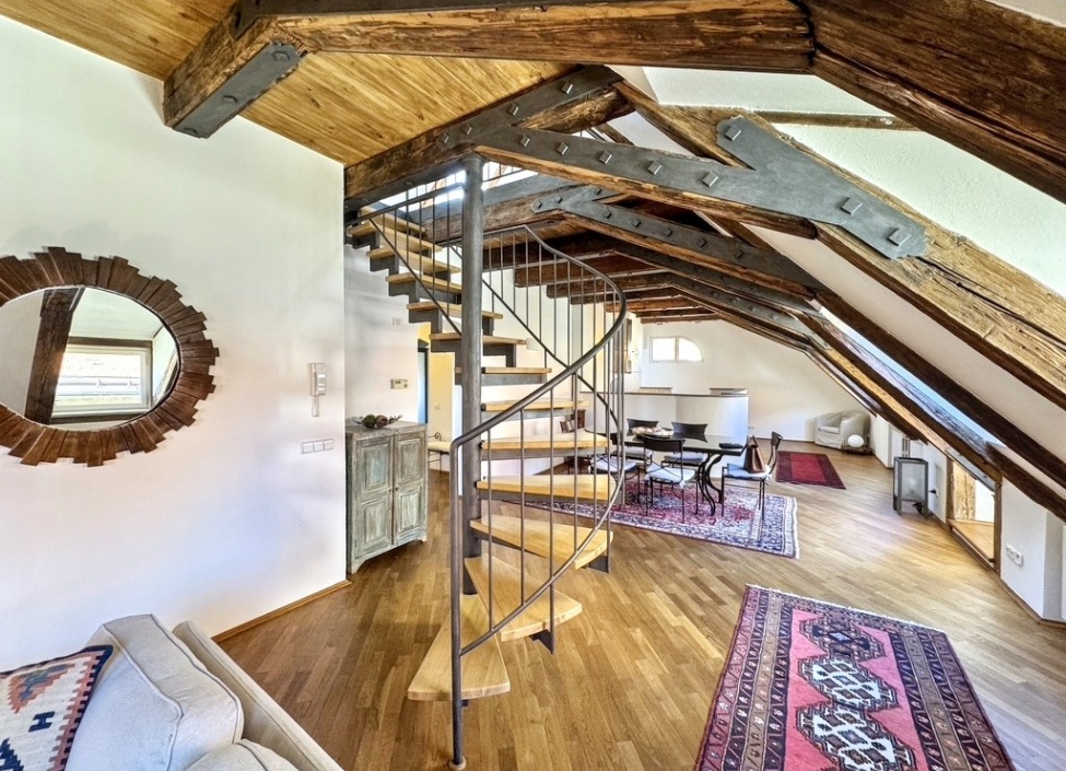 Pronájem luxusního mezonetu 4+1, Praha 1 Malá Strana - 221 m2 4