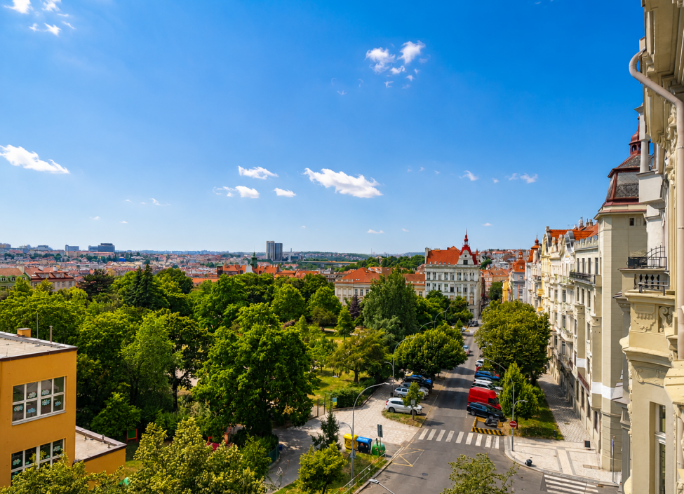 Pronájem bytu s balkonem 2+kk, Vinohrady, Praha 2 - 59 m² - Snoubenci 1