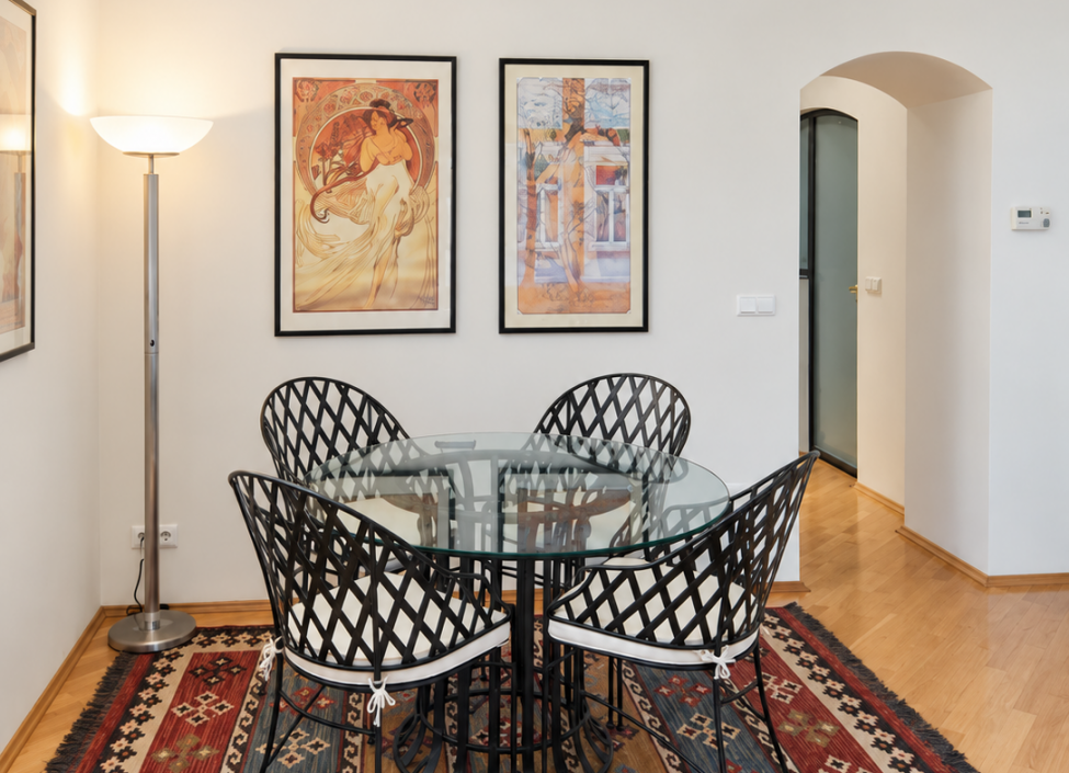 Luxusní byt 3+1 k pronájmu Nové Město, Praha 2 - 80 m2 0
