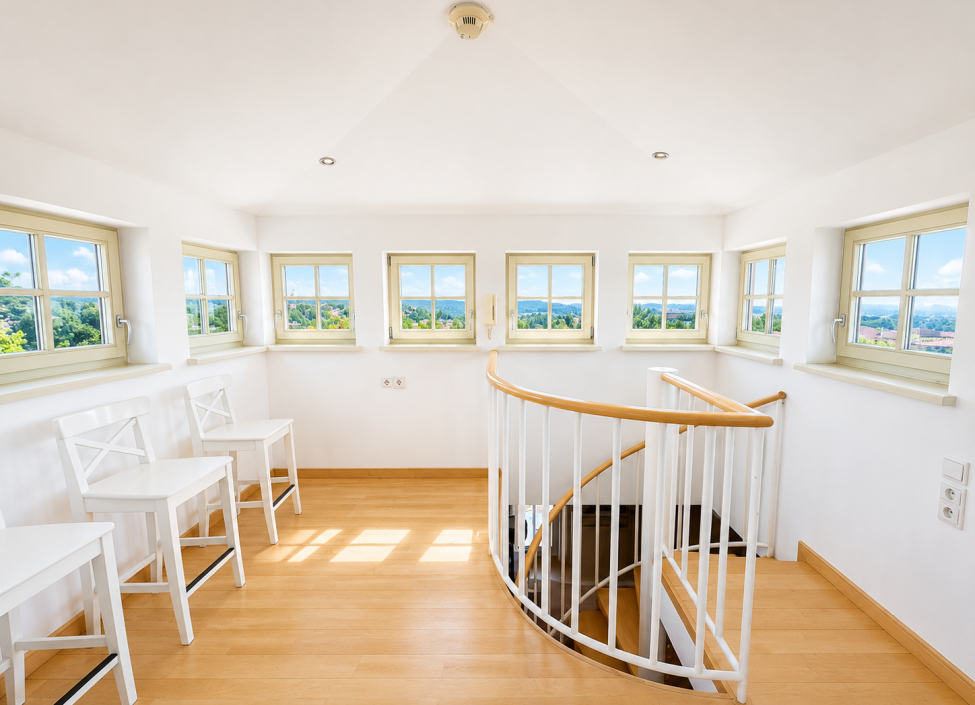Prodej luxusní vily s pozemkem 3 728 m², Praha-Západ 4
