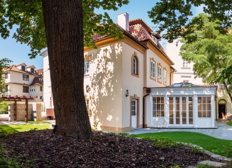 Pronájem historické vily na Kampě, Praha 1 - 392 m² 1