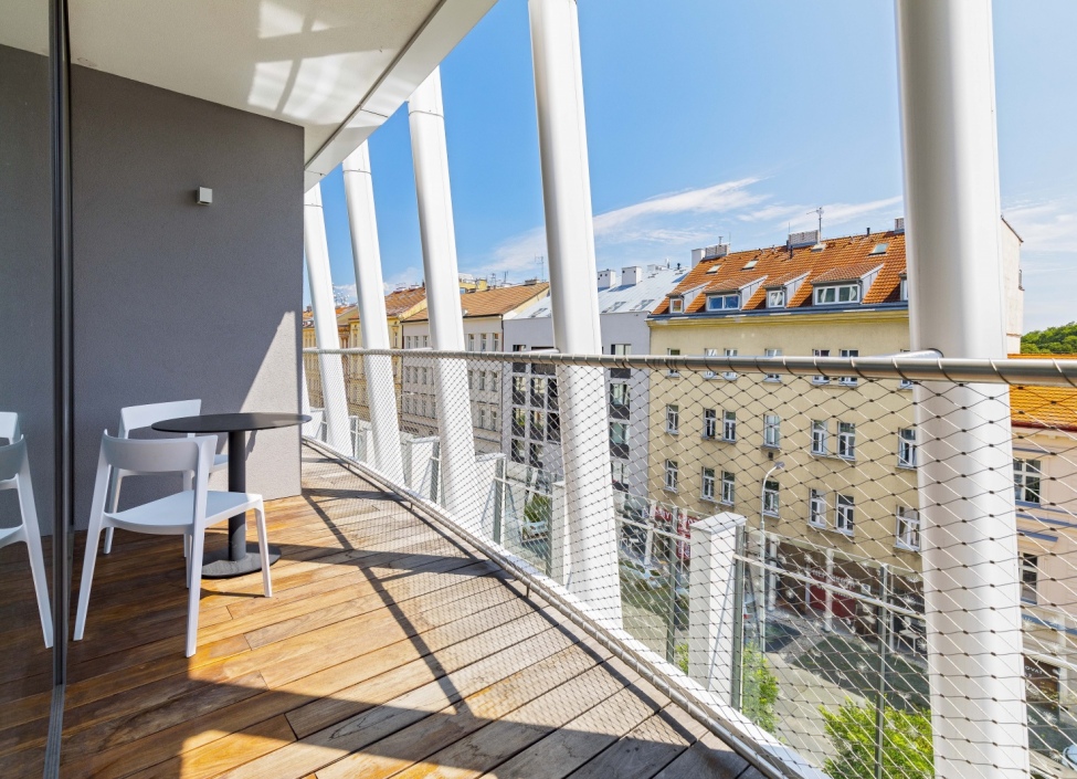Luxusní byt s terasou na krátkodobý pronájem Praha 5 - 62m2 4