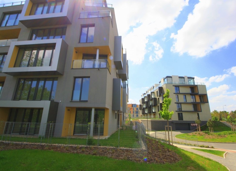 Luxusní byt s terasou a balkonem 113m 1
