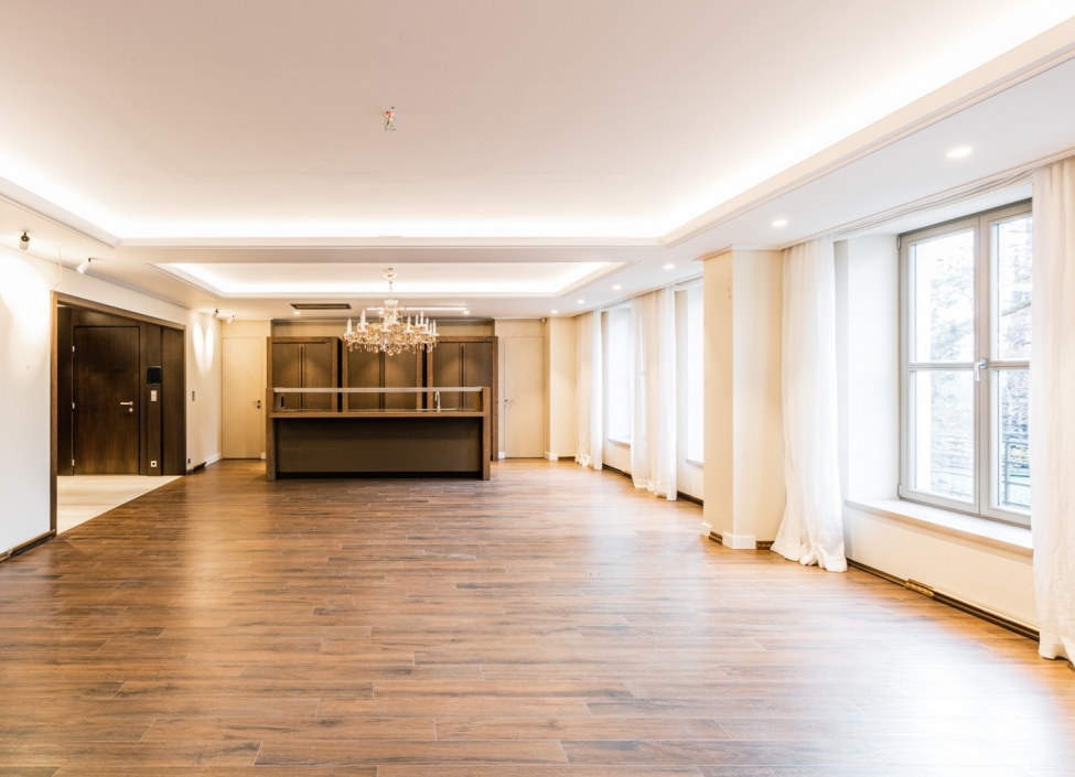 Luxusní byt na pronájem Smetanovo nábřeží 235m 2