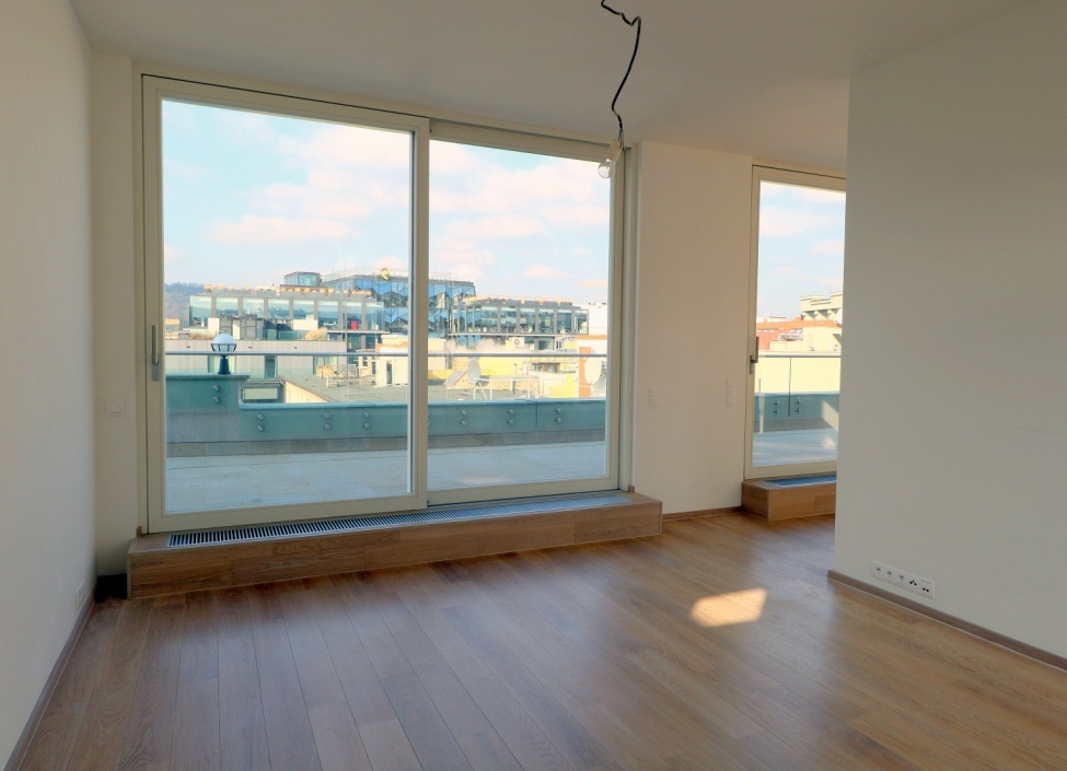 Apartment for rent with terrace 174m 1
