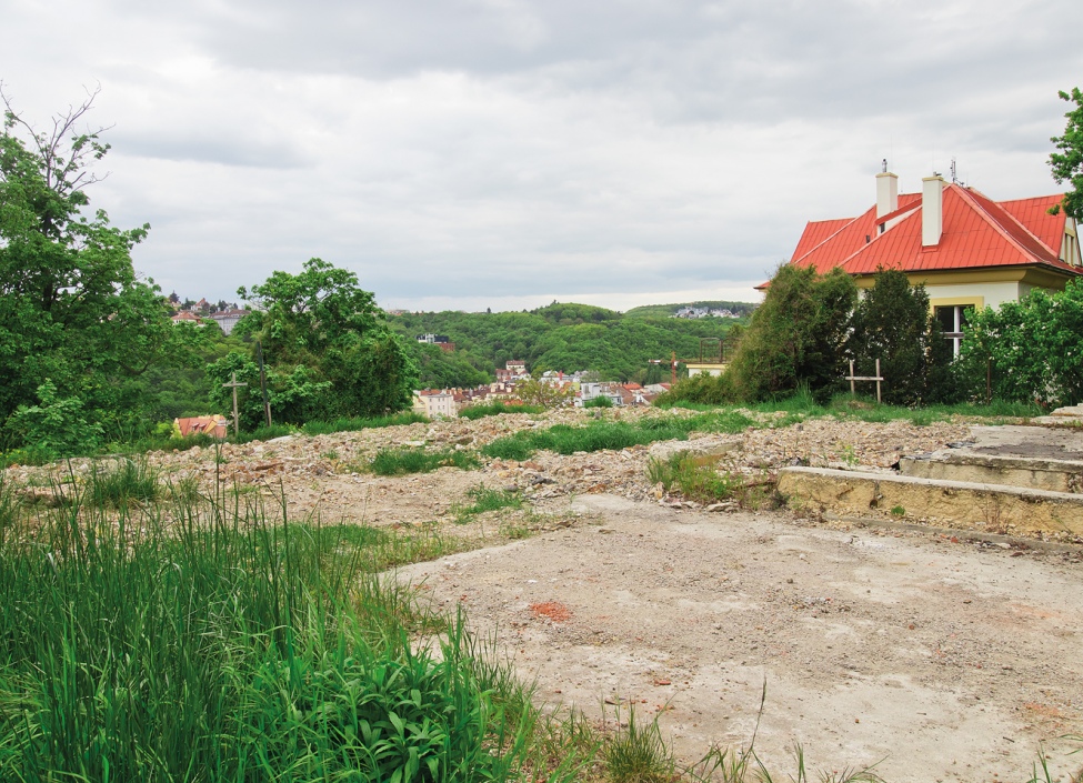 Lucrative land for sale 803 m - Prague 5 1