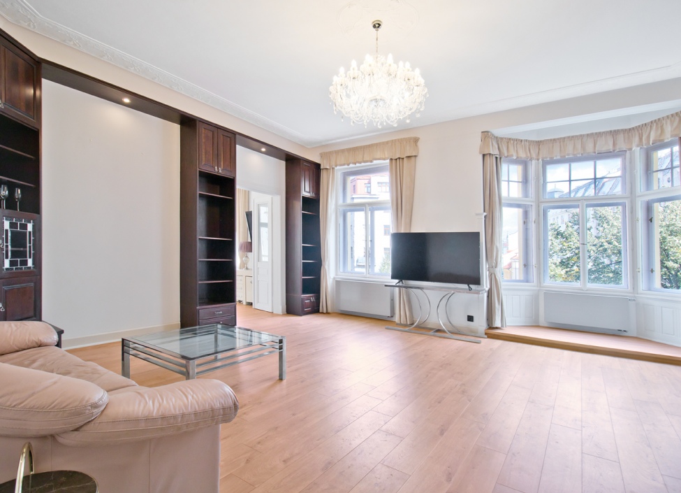 Luxusní byt 4+1 s balkonem na pronájem, 211 m2 – Praha 1 0