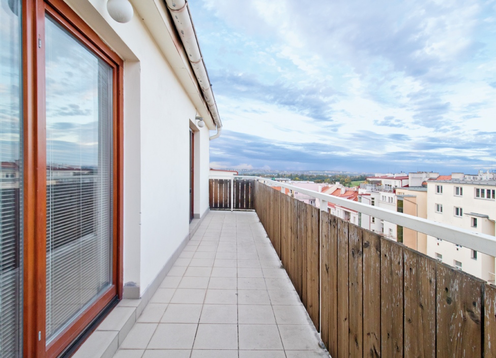 Duplex apartment for rent, 3+kk, 120 m2 - Prague 3 0