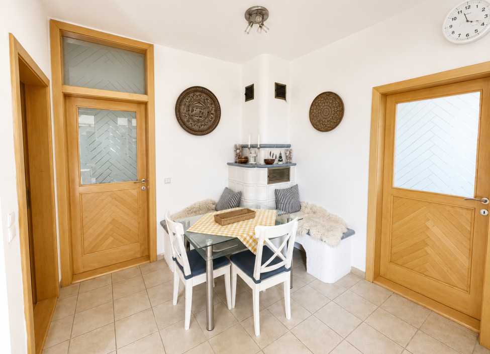 Prodej luxusní vily s pozemkem 3 728 m², Praha-Západ 9