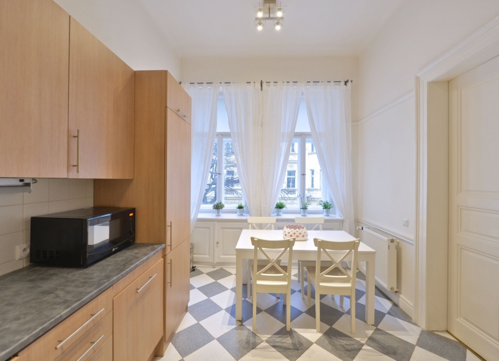 Luxusní byt k pronájmu Praha 2 - 103m 4
