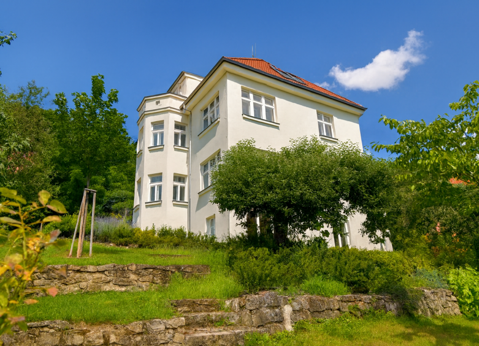 Pronájem luxusní vily 7+1, Praha - Západ – 373 m2 0