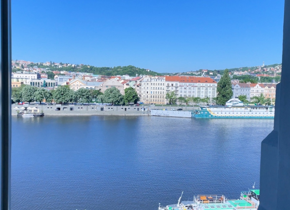Pronájem luxusního bytu 3+1, Rašínovo nábřeží - 114 m² 9