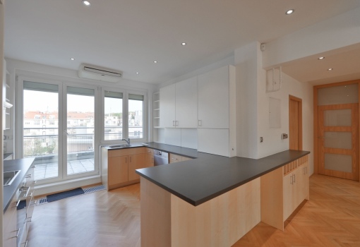 Mezonet k pronájmu 131 m²