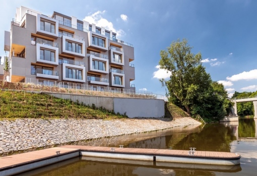 Luxusní byt u Vltavy s lodní kójí 188 m²
