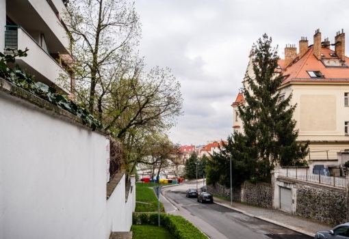 Byt na prodej se zahradou Praha 5 - 123 m²